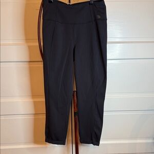 The North Face FlashDry Black High Rise Leggings | XS Zip Pocket